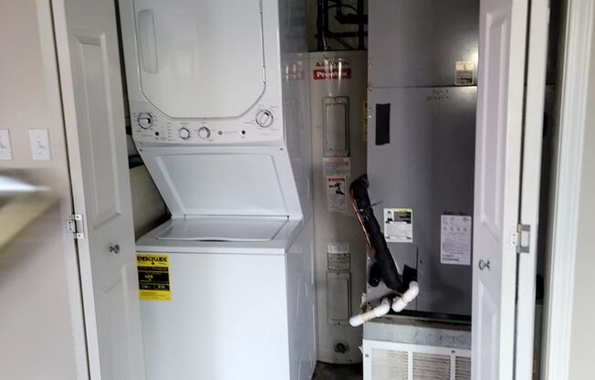 2 beds, 2 baths, 1,000 sqft, $1,295, Unit 701