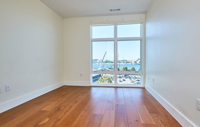 1 bed, 1 bath, 700 sqft, $2,900, Unit 402
