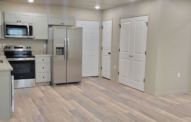 LUXURY 2 BEDROOM UNITS