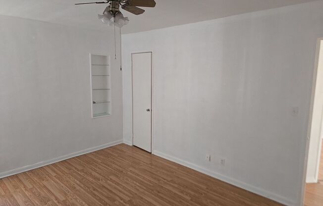 2 beds, 1 bath, $1,600