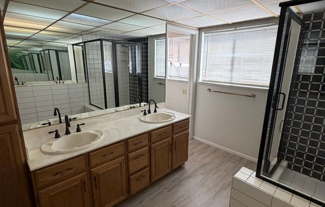 2 beds, 2 baths, $1,395, Unit # 126