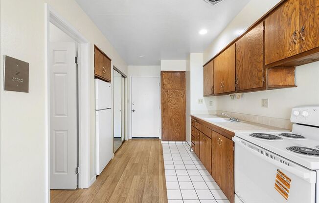 145 17th St #303 - Studio | 1 Bath