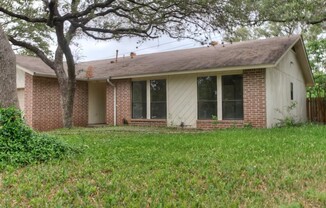 Spacious, Well Maintained, 3 Bedroom/ 2 Bath House for Lease in South Central Austin