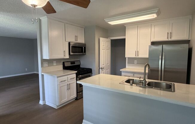2 beds, 2 baths, 959 sqft, $2,935, Unit 0272