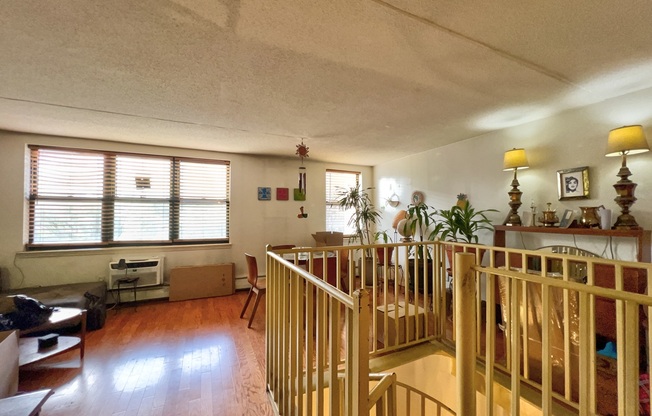 233 W 121 ST