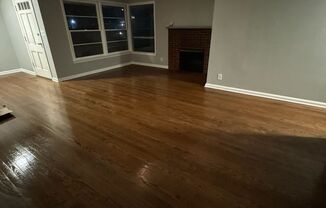 2 beds, 1 bath, $1,295