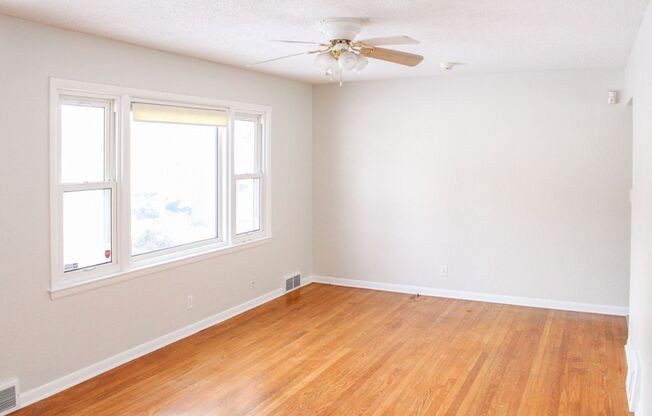 2 beds, 1 bath, $1,125