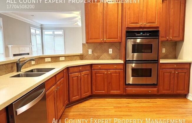 907 LENOX CT