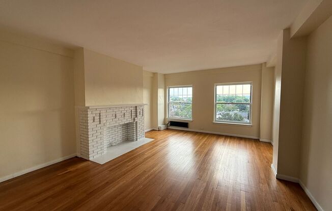 2 beds, 2 baths, 1,772 sqft, $2,200, Unit Old King Edward 61