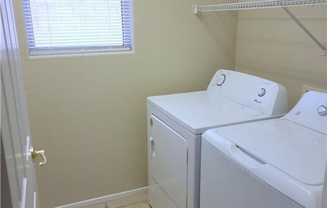 AWESOME GREEN VALLEY HOME IN GATED COMMUNITY!!