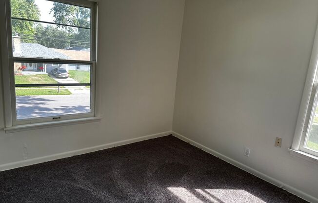 3 beds, 1 bath, $1,450