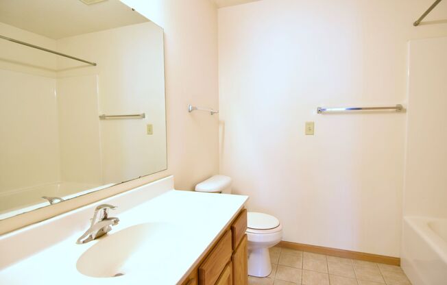 2 beds, 2 baths, 1,000 sqft, $2,025, Unit 8110-310
