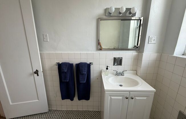 2 beds, 2 baths, 1,303 sqft, $3,000, Unit 601