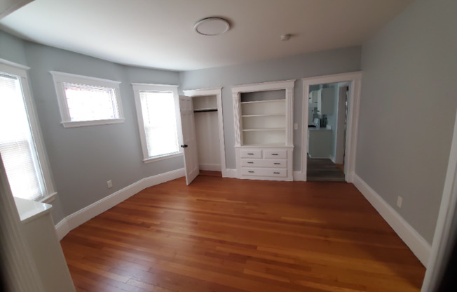 12 SILLOWAY ST