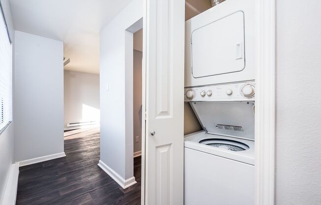 1 bed, 1 bath, 570 sqft, $1,675, Unit 1-201