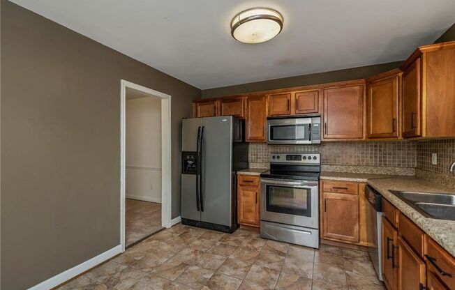 3 beds, 1.5 baths, $1,825, Unit Unit E