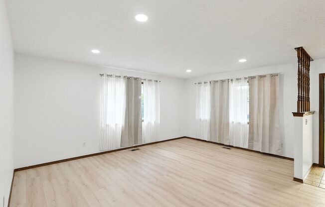 Refreshed 3 Bedroom Ranch In NE Portland