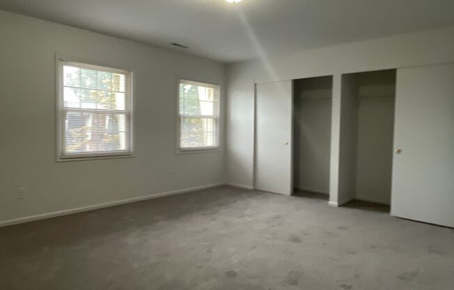 2 beds, 1 bath, 925 sqft, $1,195, Unit 69