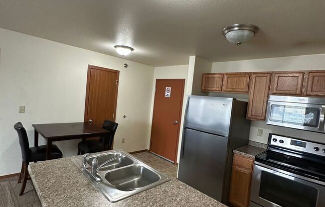 1 bed, 1 bath, 750 sqft, $800, Unit 105