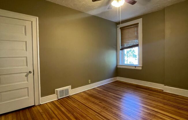 2 beds, 1 bath, $1,350