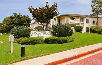 Gorgeous 2 Bedroom 2 Full Bath Near La Jolla Village