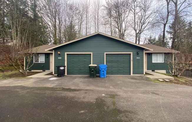 Large 3 bed 2 bath Duplex in Tumwater!  Easy to book Self Tour!