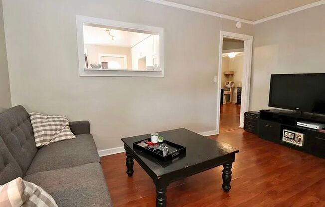 Charming 2-Bedroom Home Just Steps from UofSC and Williams-Brice Stadium