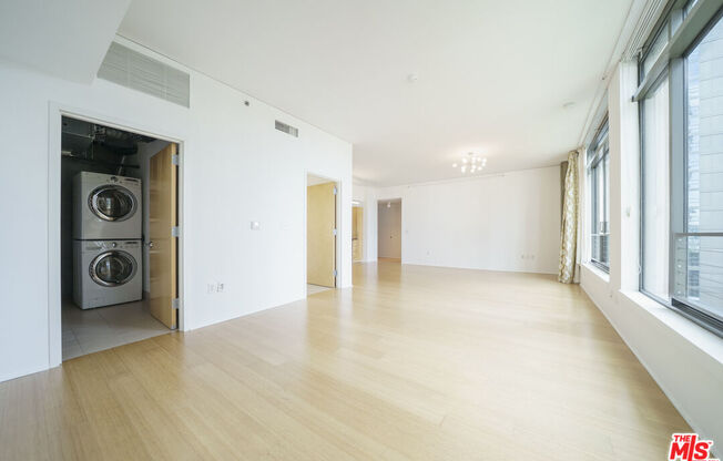 1 bed, 1 bath, 800 sqft, $2,550, Unit 819