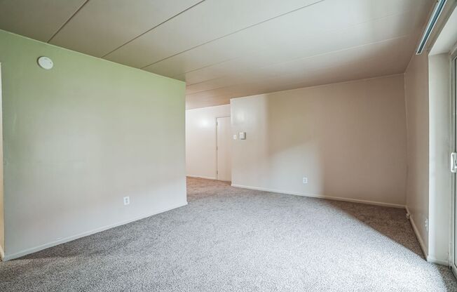 1 bed, 1 bath, 704 sqft, $1,450, Unit A12