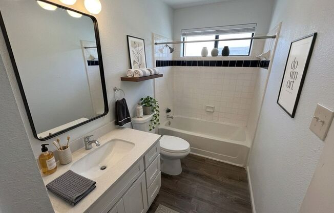 Charming Condo in the Beautiful Glen Cove Community