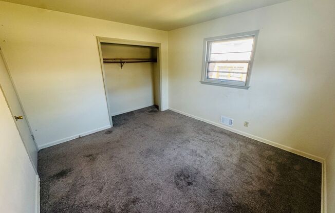 2 beds, 1 bath, $1,195, Unit 209 #3