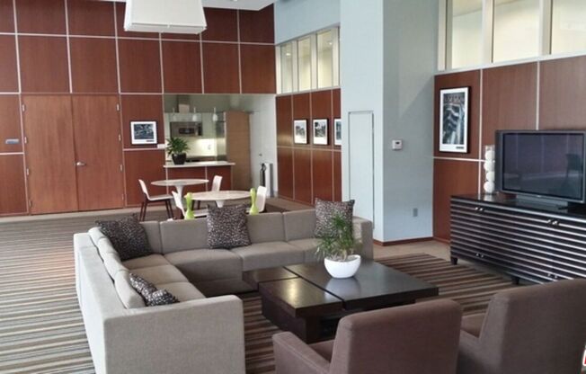 2 beds, 2 baths, 1,200 sqft, $3,650, Unit 1906