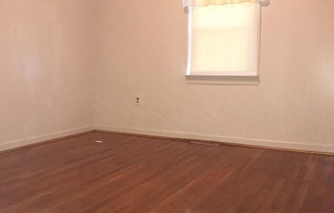 3 beds, 1 bath, $1,695