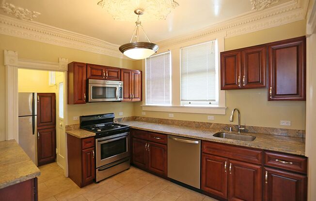 OPEN HOUSE: Thursday (6/19) 8:10pm-8:30pm. Gorgeous period piece San Francisco style 3BR/1BA apartment in a building across from Lafayette Park, In-Unit W/D, Pet Friendly (2011 Sacramento #5)