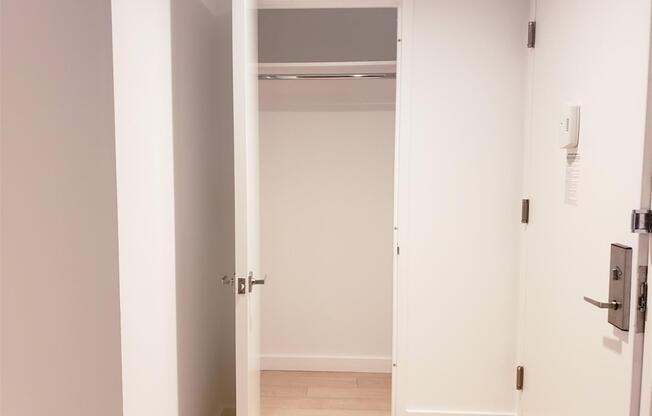 Studio, 1 bath, 560 sqft, $4,183, Unit 9L