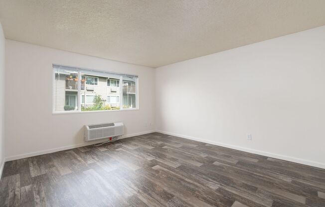 2 beds, 1 bath, 850 sqft, $1,550, Unit 750
