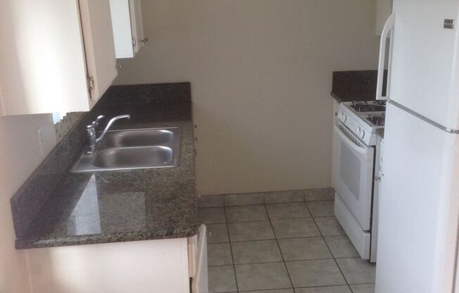 2 beds, 1 bath, $2,250, Unit 1