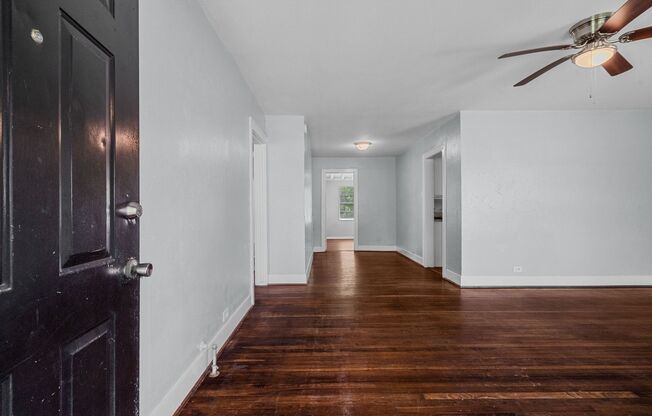 Cozy 3 Bedroom, 1 Bath Home - Spacious Living with Classic Charm