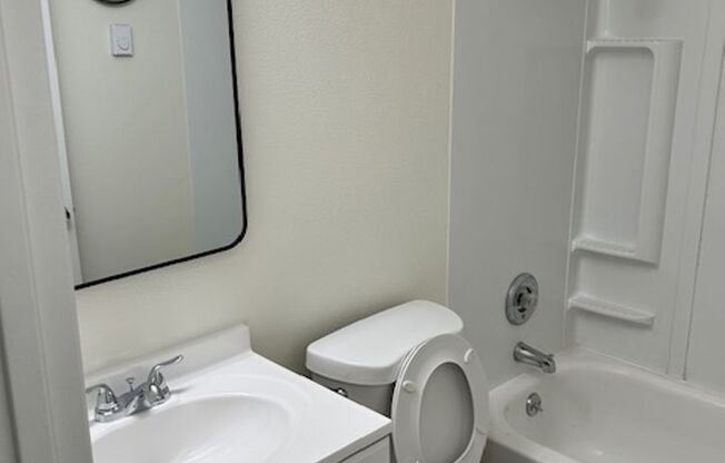 1 bed, 1 bath, 700 sqft, $1,185, Unit Unit A
