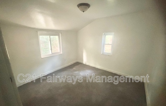 2020 LINDSAY RD