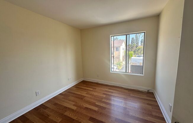 2 beds, 1 bath, $2,500