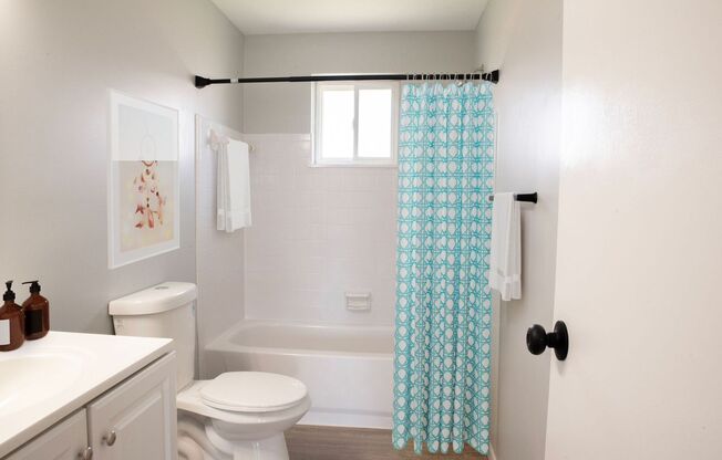 2 beds, 1.5 baths, 1,344 sqft, $1,199, Unit CH-374