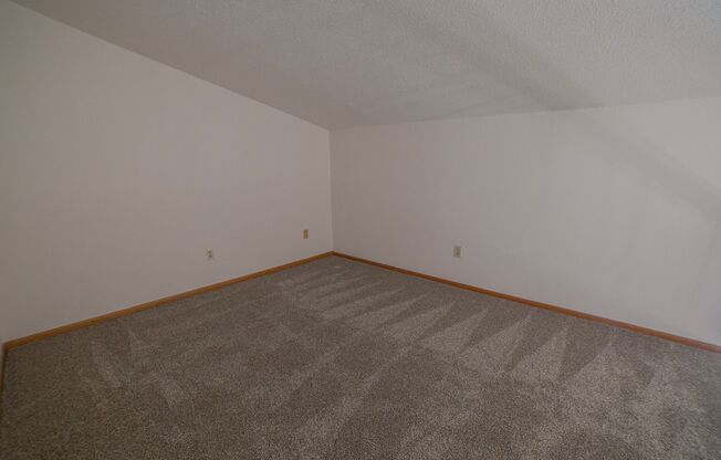 2 beds, 1 bath, 1,040 sqft, $960, Unit 2581-323