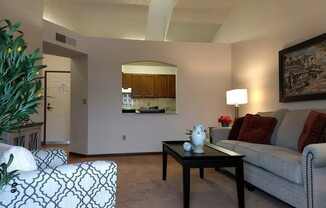 1 bed, 1 bath, 550 sqft, $870, Unit island-275