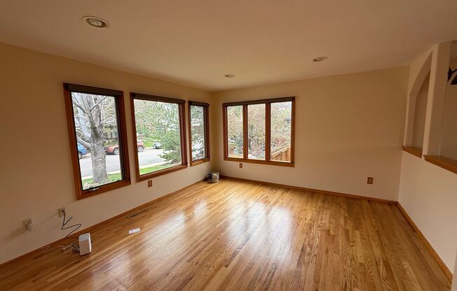Perfect Table Mesa Family Home with Fully Finished Basement and Spacious Yard