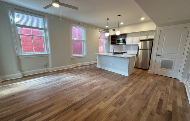 1 bed, 1 bath, 569 sqft, $1,110, Unit 210 - 402 AMI