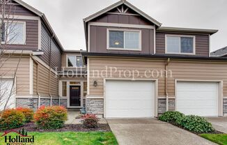 ** PRICE DROPPED ** Stylish 3-Bed, 2.5-Bath Gem in Prime Hillsboro – Your Dream Home Awaits!