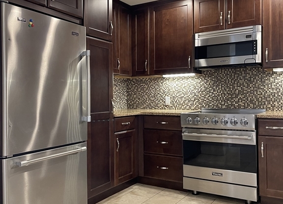 2 beds, 2 baths, 1,130 sqft, $4,850, Unit 304