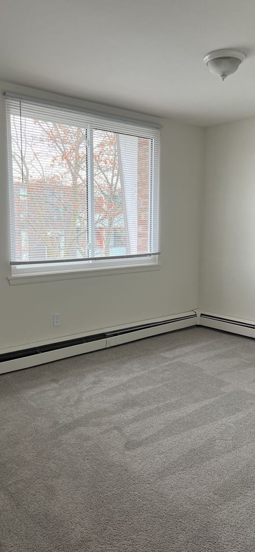 2 beds, 2 baths, 850 sqft, $1,375, Unit 303