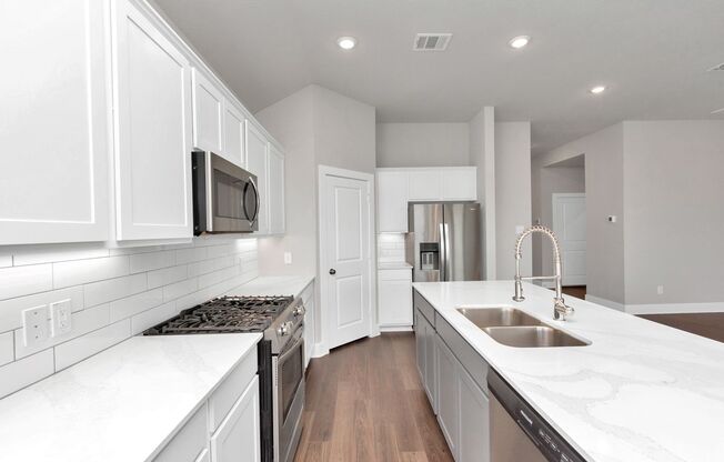 The Linden – Modern Comfort Meets Resort-Style Living